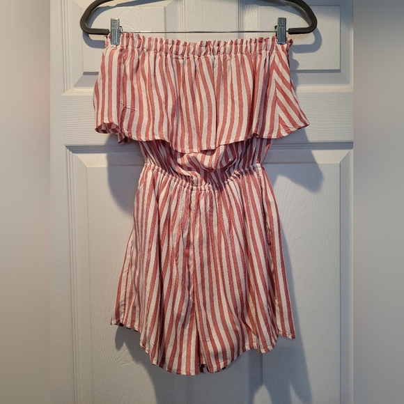 Hollister Pants - •SOLD• Hollister •Size Small• Red & White Striped Spring Summer Romper Ruffle